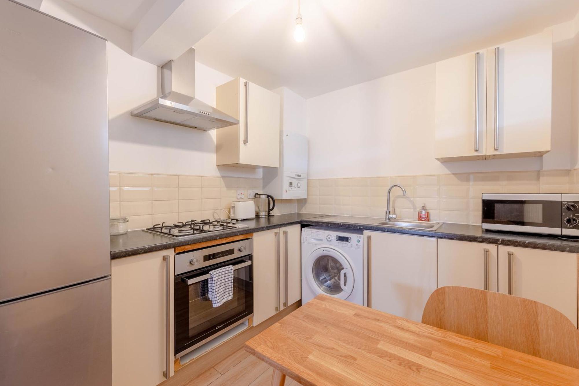 2bd East Sleeps 7! * Londra
