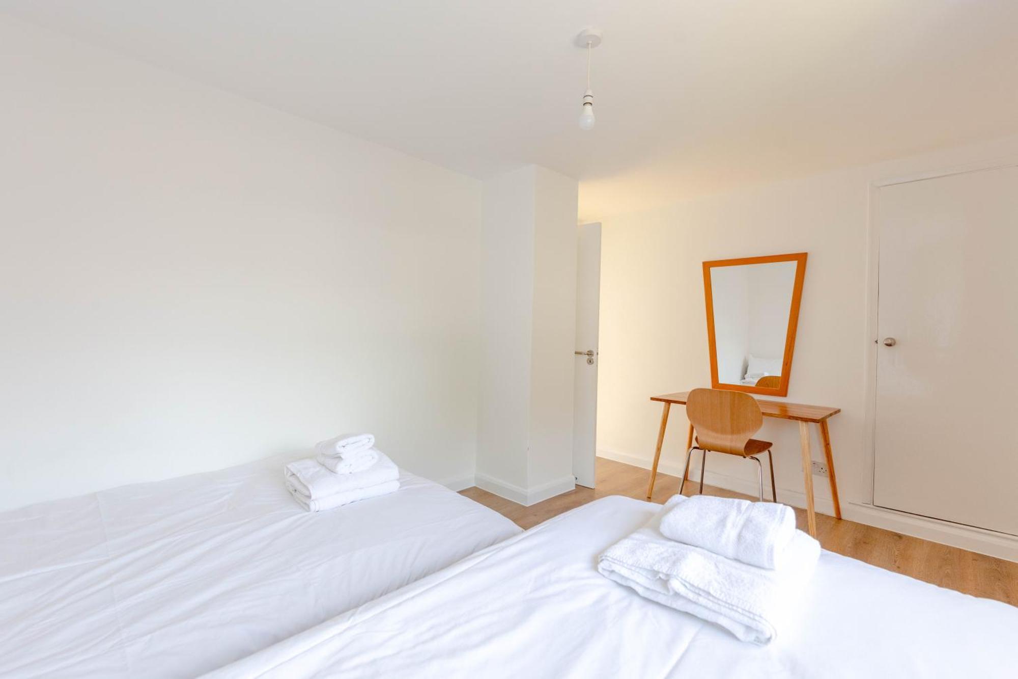 Apartament 2bd East Sleeps 7!