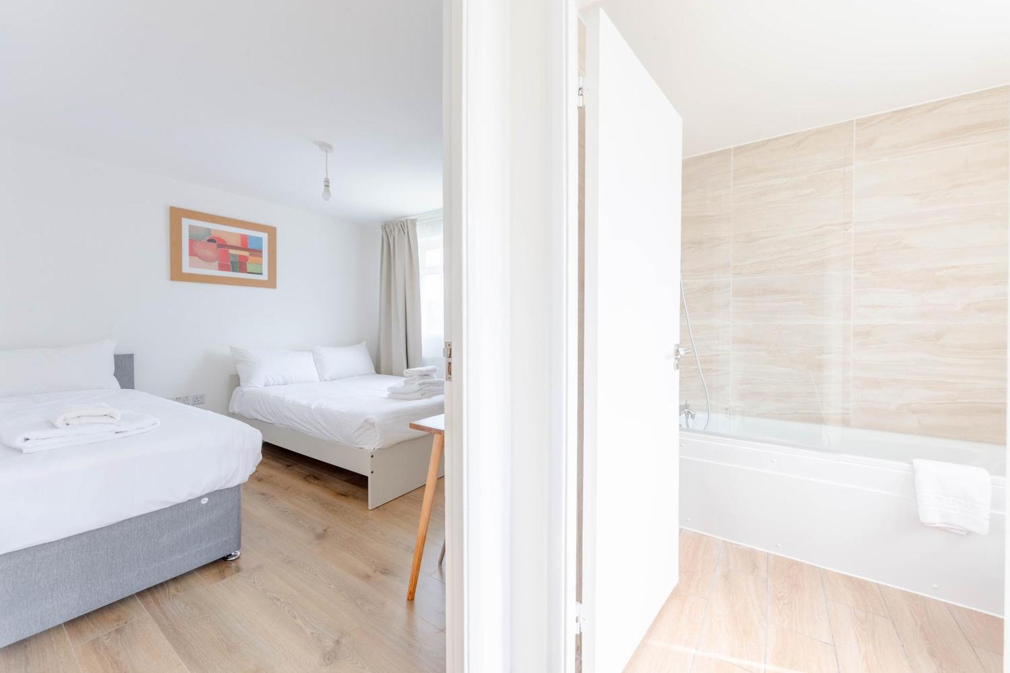2bd East Sleeps 7! * Londra